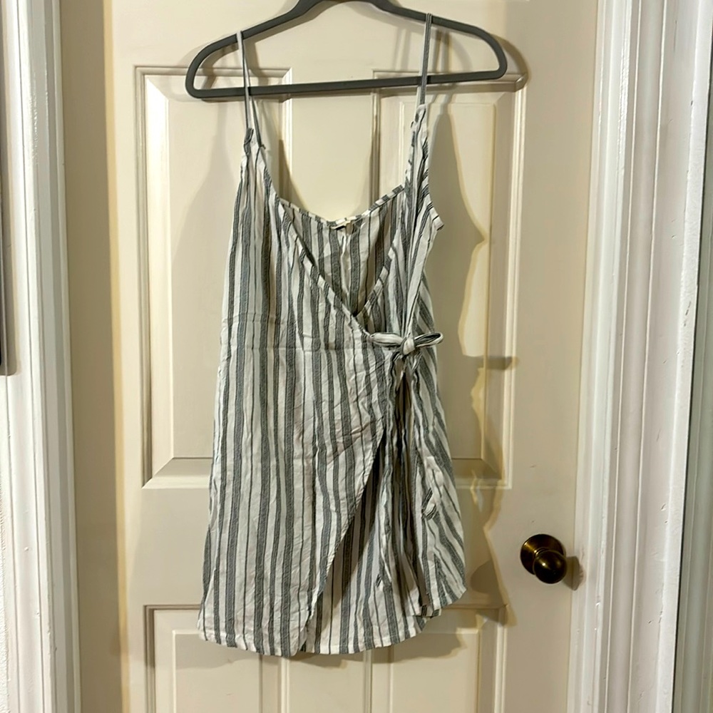 *SOLD* ROXY STRIPPED TIE WRAP DRESS